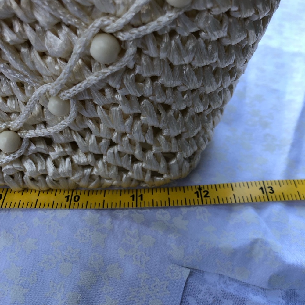 Crochet Raffia Beaded Purse with Lucite handles. - Picture 9 of 12
